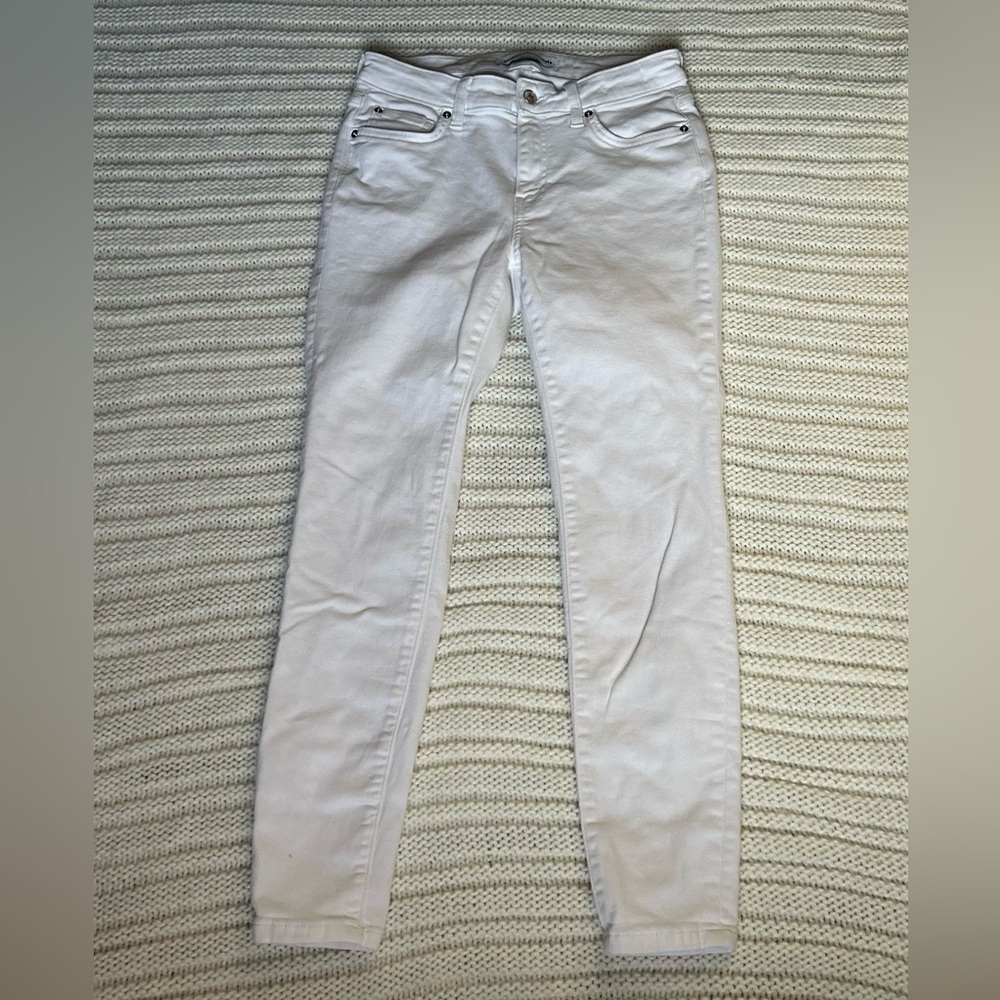 Amazon Essentials, White Skinny Jeans, Size 6 Short